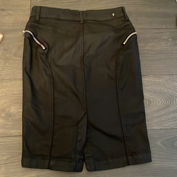 7 For All Mankind - Picture 8 of 11